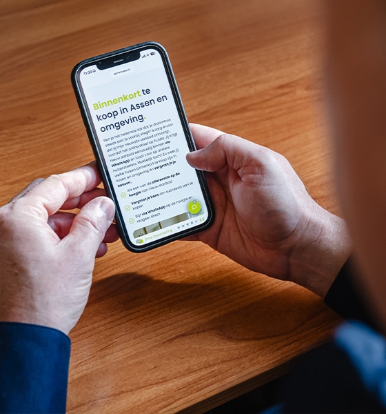 Smartphone met woningaanbod binnenkort te koop in Assen en omgeving